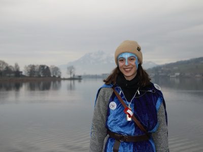 Groß (Laura)
